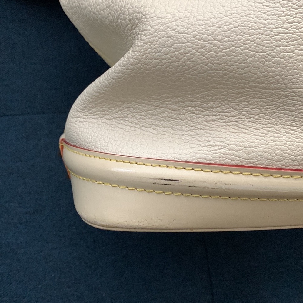 Louis Vuitton Suhali Lockit Bag in Preloved condition - Picture 9 of 16